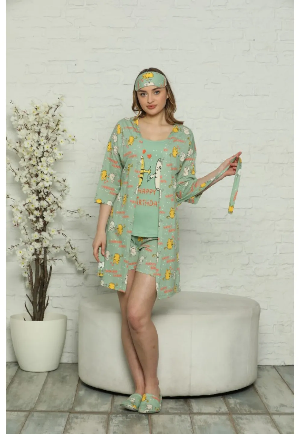 Pijama Dama din Bumbac – 3 piese cu Maiou „Happy Birthday” Pantaloni Scurti si Halat, Masca de Dormit, verde - 2