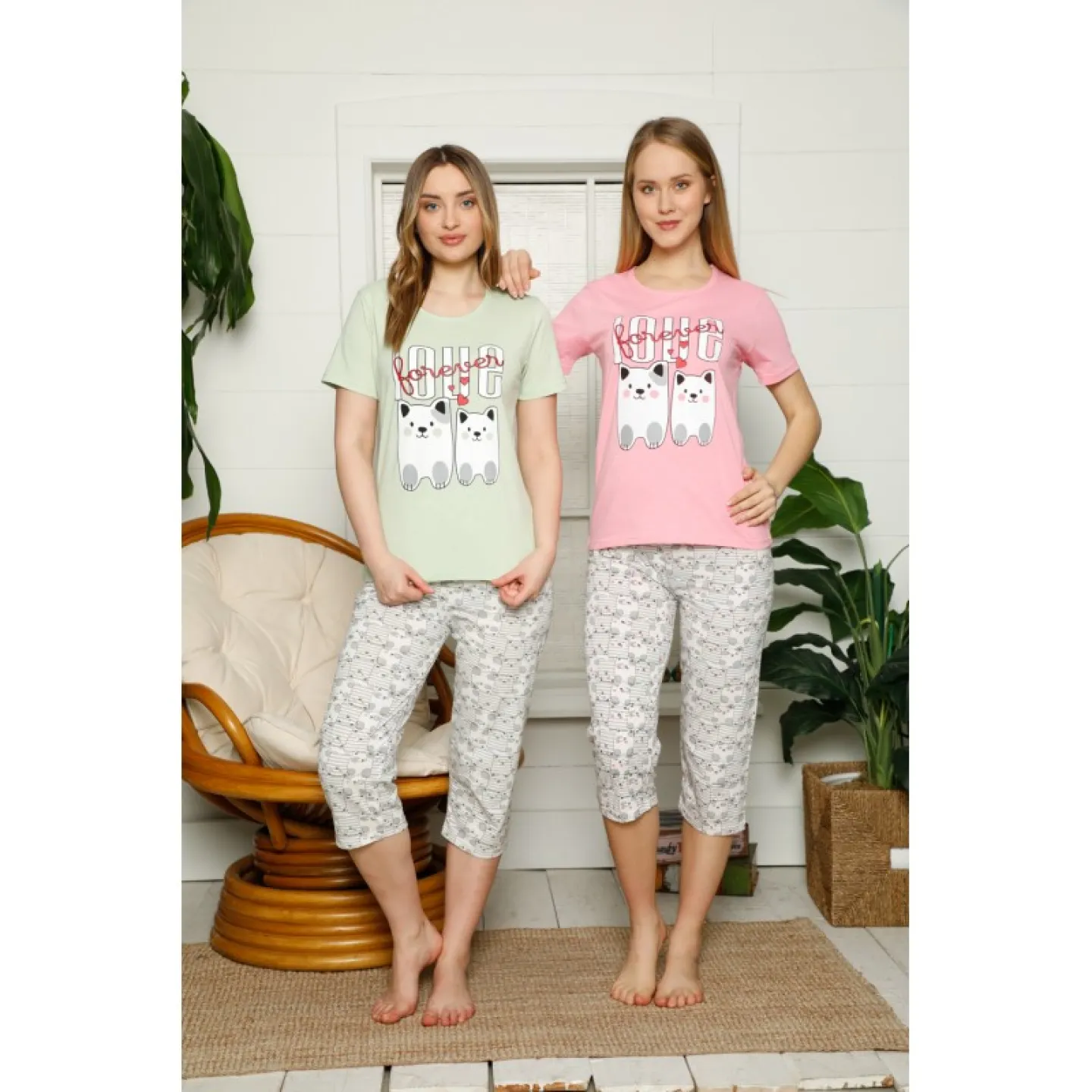 Pijama dama din bumbac, tricou roz cu imprimeu "Love" și pantaloni 3/4 asortați - 2