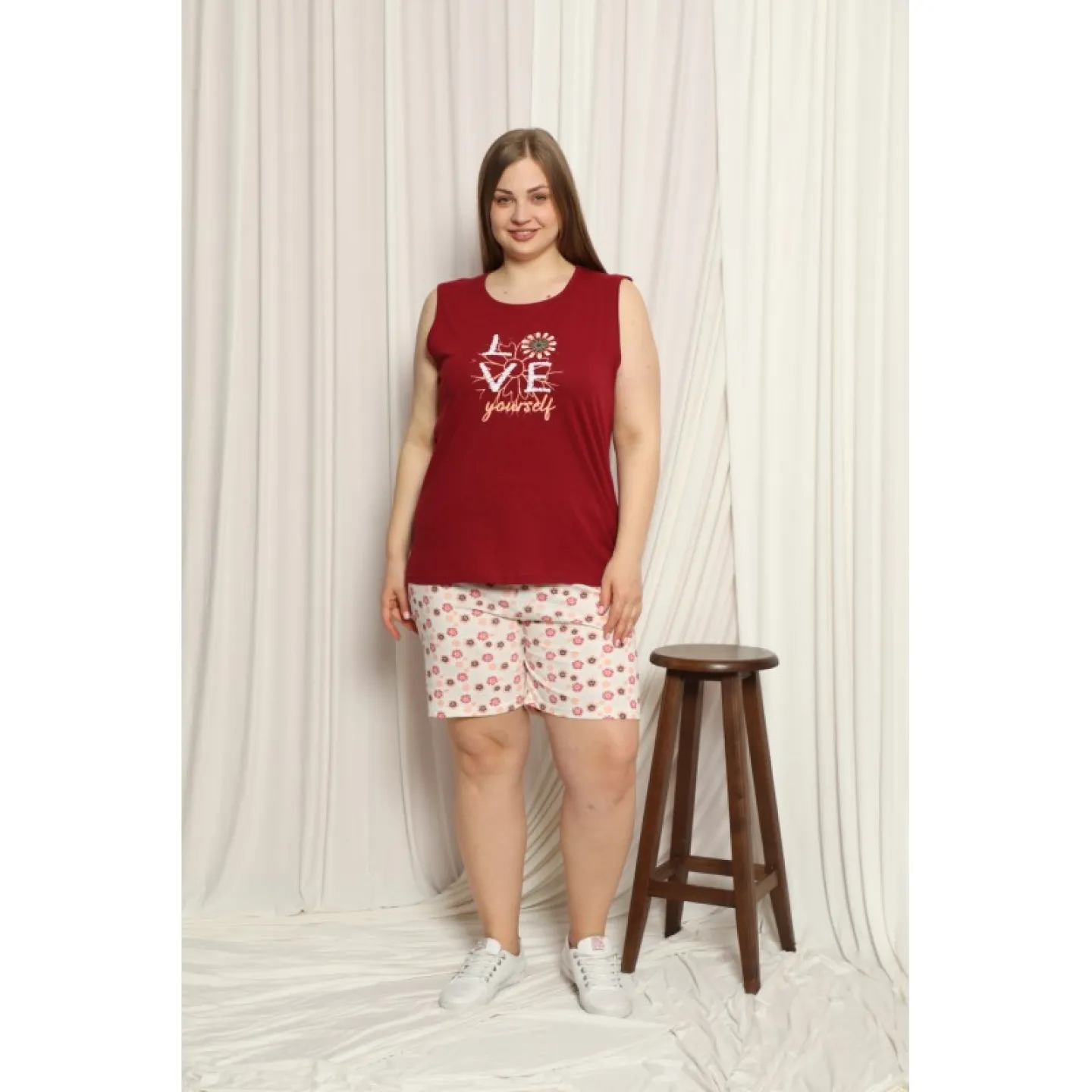 Pijama dama big size din bumbac, maiou visiniu cu imprimeu „Love Yourself” și pantaloni scurti - 1