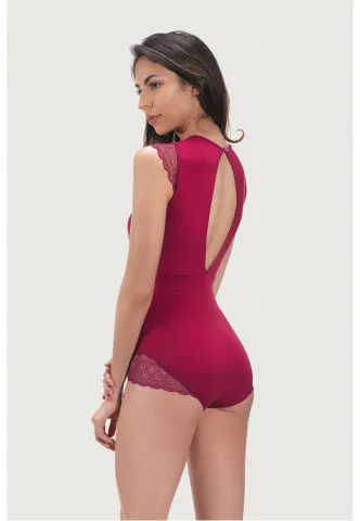 Body dama cu dantela, decoltat, inchidere cu nasture, culoare visiniu hover