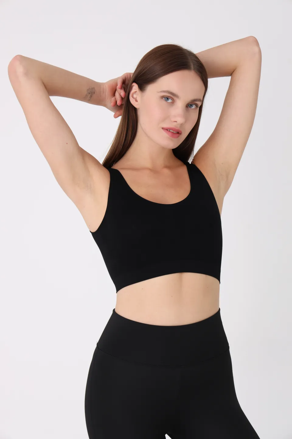 Bustieră lejeră neagra cu bretele late – fără push-up - 1