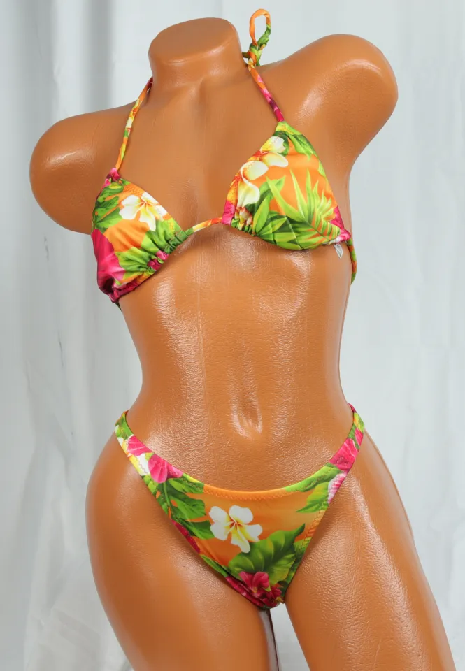 Costum de baie damă 2 piese cu imprimeu vesel – sutien cu șnur și slip tanga