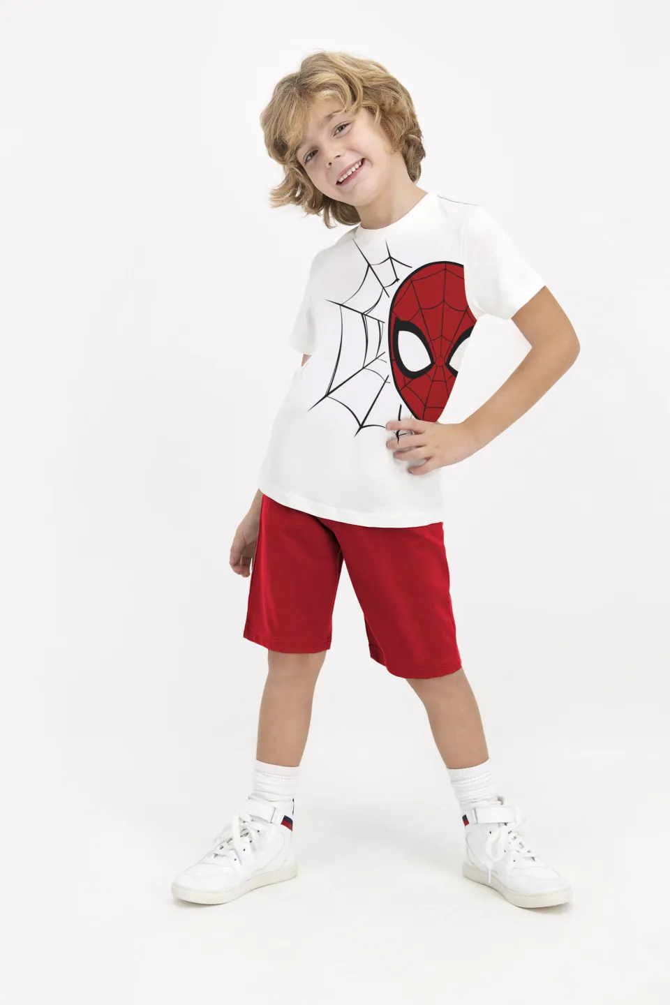 Pijama pentru copii cu tricou si pantaloni trei sferturi, imprimeu Spider Man, culoare alb - 1