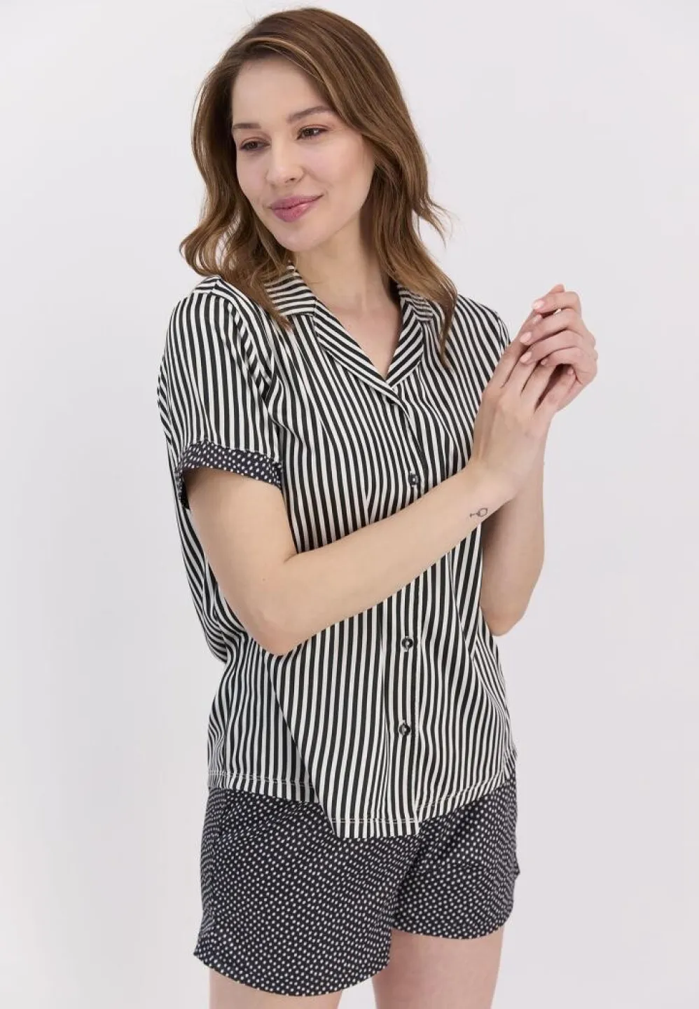 Pijama damă viscoză alb-negru cu dungi și stelute - 3