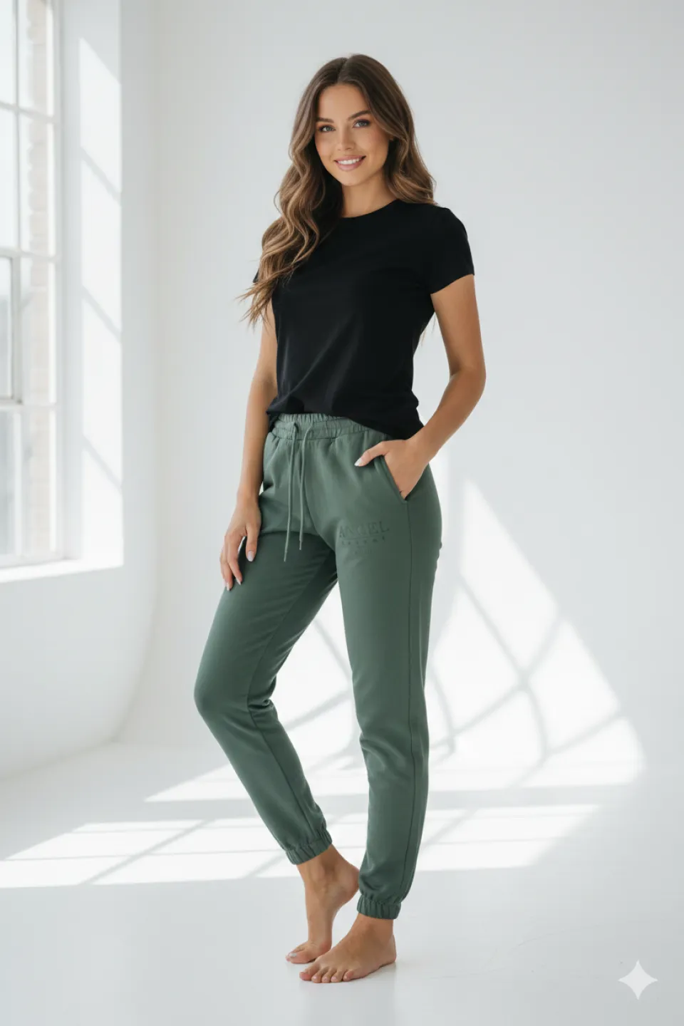 Pantaloni de trening damă verzi cu șiret și imprimeu "Angel" - 1