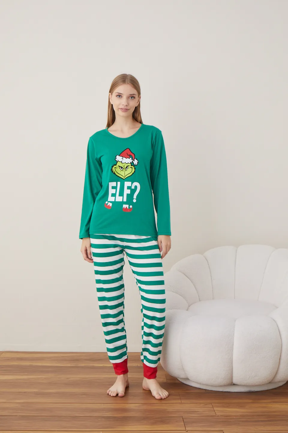 Pijama de Crăciun pentru damă, bluză verde și pantaloni dungi alb-verde, imprimeu „Grinch” - 2