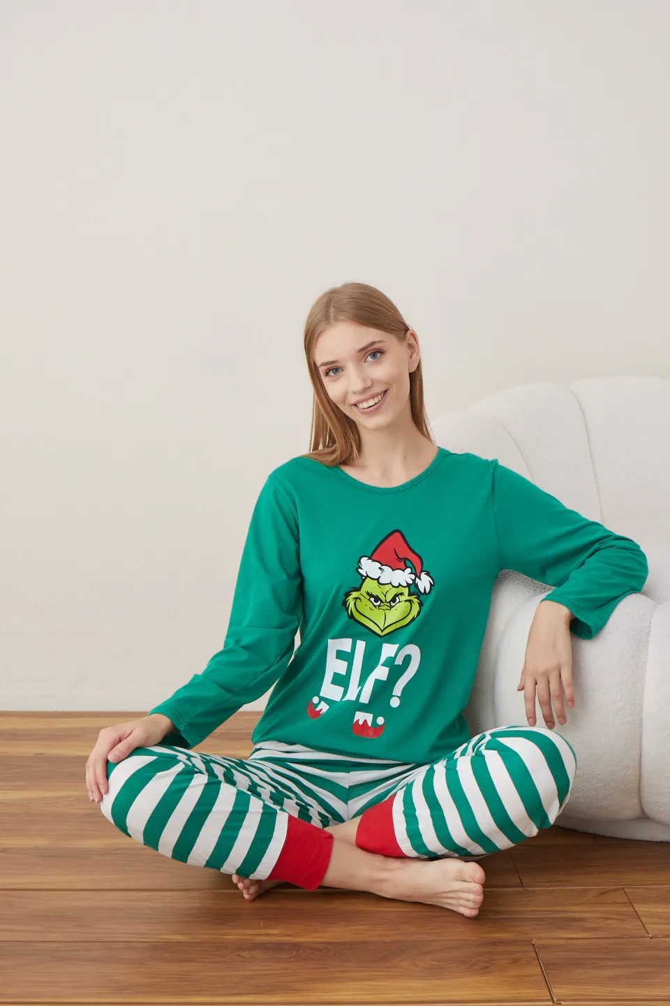 Pijama de Crăciun pentru damă, bluză verde și pantaloni dungi alb-verde, imprimeu „Grinch” - 8