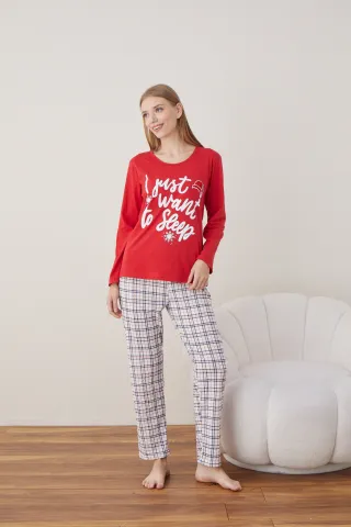 Pijama de Crăciun pentru damă, bluză roșie și pantaloni albi cu carouri, imprimeu „I Just Want Sleep”