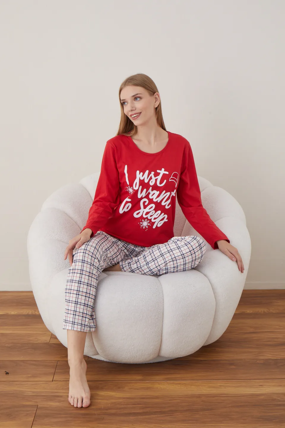 Pijama de Crăciun pentru damă, bluză roșie și pantaloni albi cu carouri, imprimeu „I Just Want Sleep” - 5