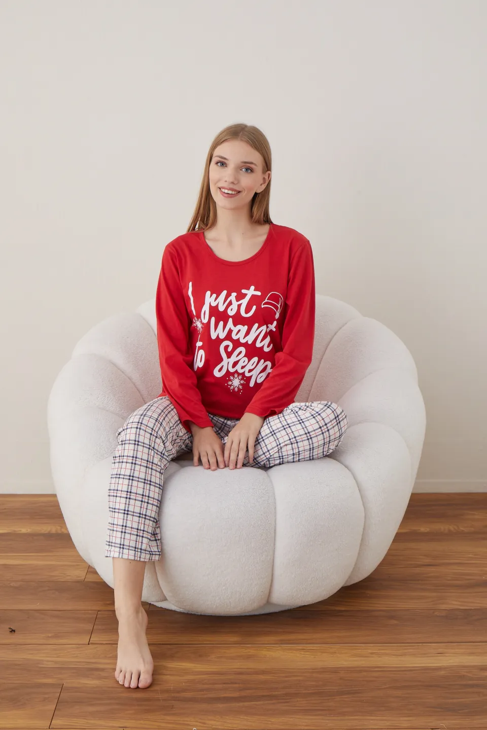 Pijama de Crăciun pentru damă, bluză roșie și pantaloni albi cu carouri, imprimeu „I Just Want Sleep” - 6
