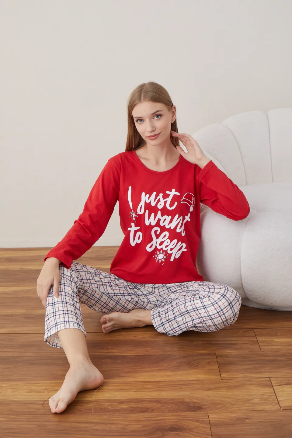 Pijama de Crăciun pentru damă, bluză roșie și pantaloni albi cu carouri, imprimeu „I Just Want Sleep” - 8