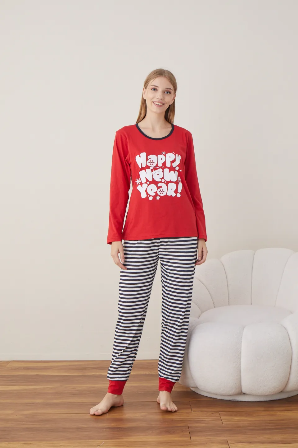 Pijama de Crăciun pentru damă, bluză roșie și pantaloni cu dungi alb-negru, imprimeu „Happy New Year” - 2