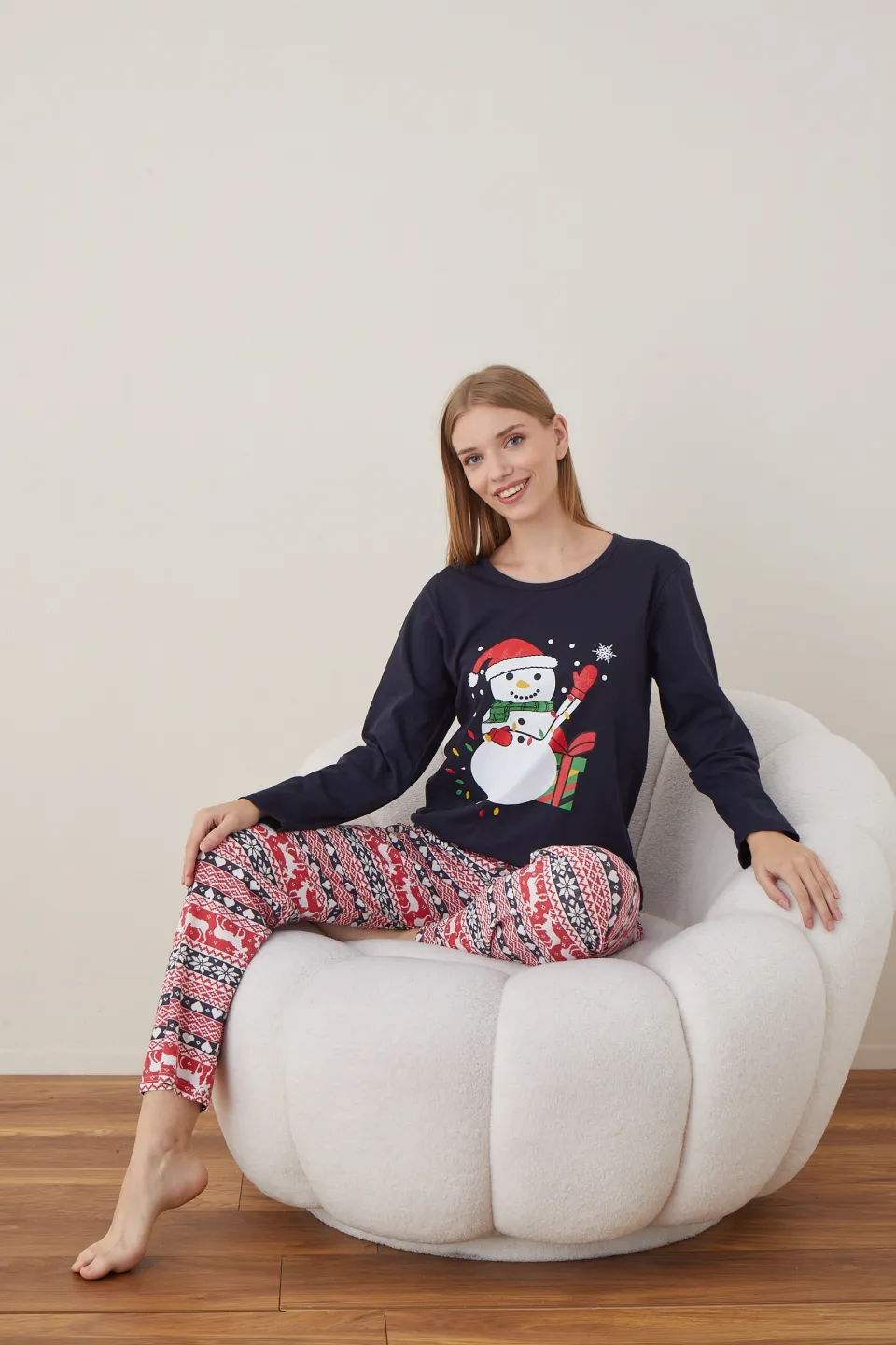 Pijama de Crăciun pentru damă, bluză bleumarin și pantaloni roșii, imprimeu „Om de Zăpadă” - 6