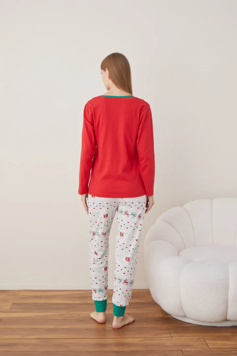 Pijama de Crăciun pentru damă, bluză roșie și pantaloni gri, imprimeu brad „Merry Christmas” - 4