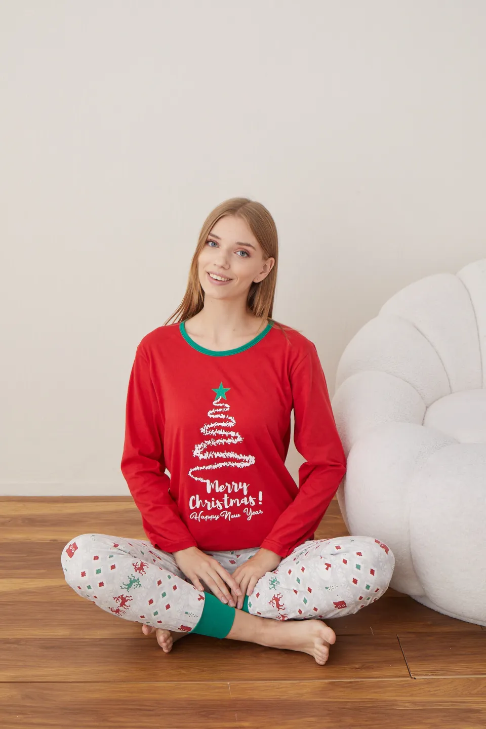 Pijama de Crăciun pentru damă, bluză roșie și pantaloni gri, imprimeu brad „Merry Christmas” - 8