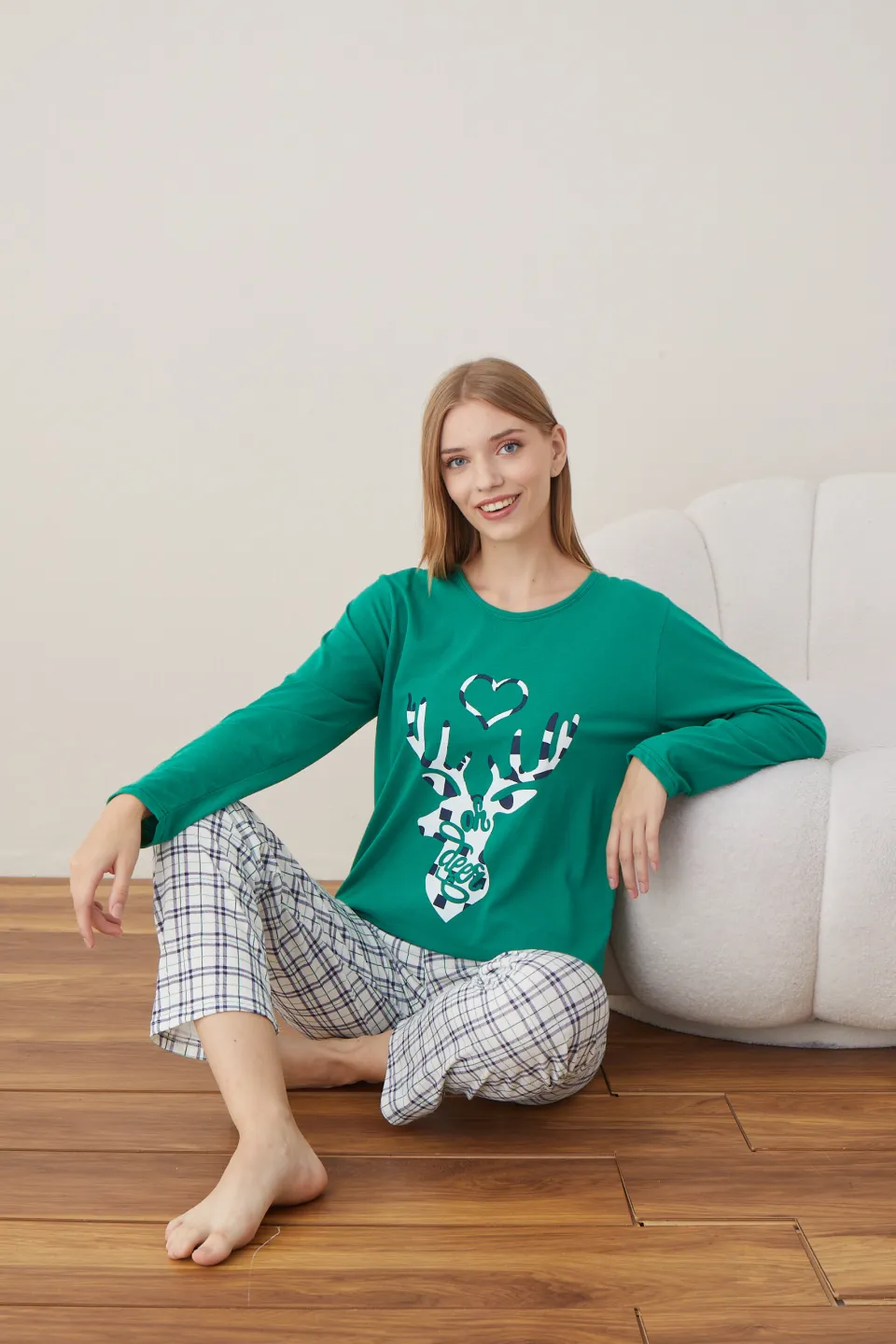 Pijama de Crăciun pentru damă, bluză verde și pantaloni albi în carouri, imprimeu „Oh Deer” - 8