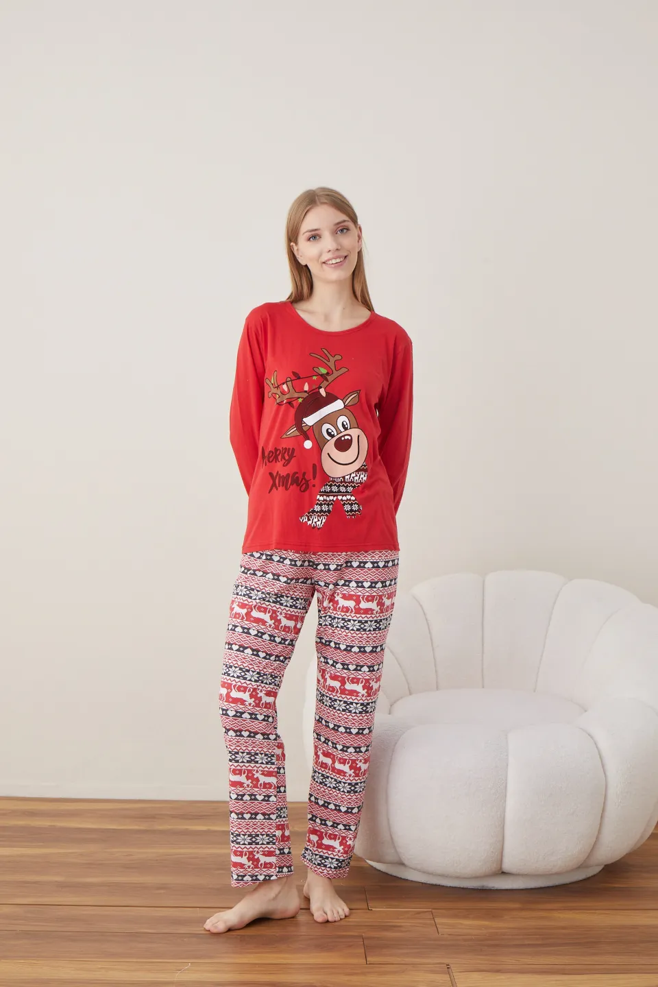 Pijama de Crăciun pentru damă, bluză roșie și pantaloni roșii, imprimeu „Ren – Merry Xmas” - 3