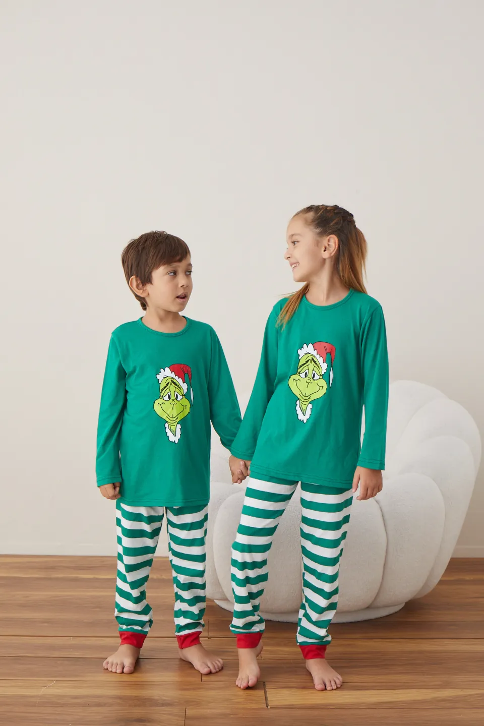 Pijama de Crăciun pentru copii, bluză verde și pantaloni dungi alb-verde, imprimeu „Grinch” - 3