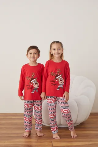 Pijama de Crăciun pentru copii, bluză roșie și pantaloni roșii, imprimeu „Ren – Merry Xmas” hover