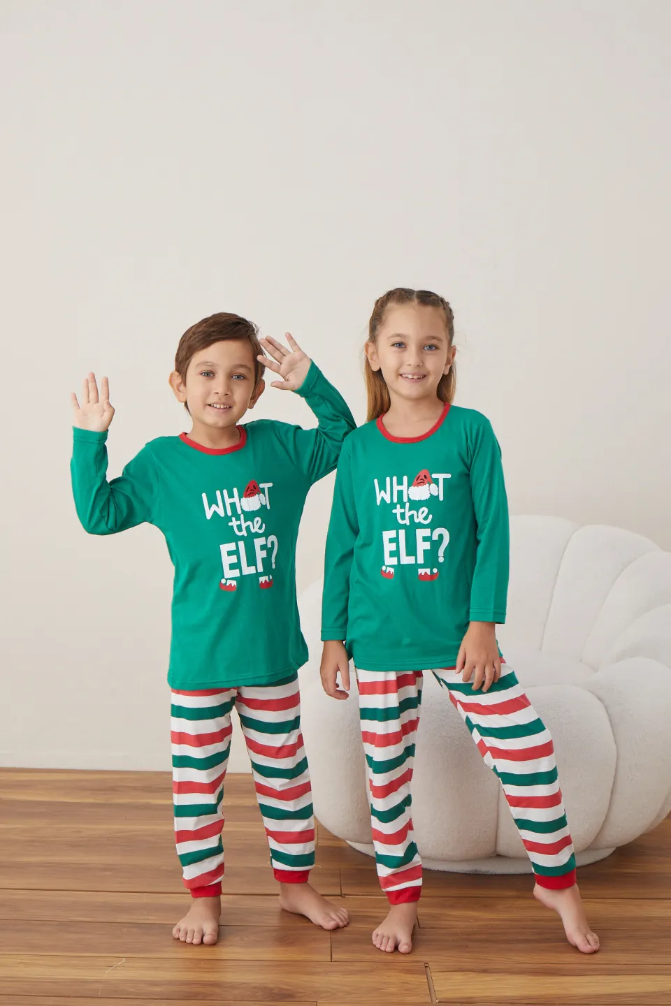 Pijama de Crăciun pentru copii, bluză verde și pantaloni în dungi verde, roșu și alb, imprimeu „What the Elf” - 3
