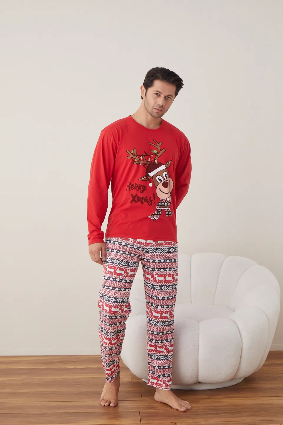 Pijama de Crăciun pentru bărbați, bluză roșie și pantaloni roșii, imprimeu „Ren – Merry Xmas” - 1