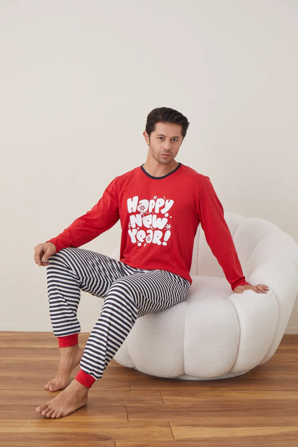 Pijama de Crăciun pentru bărbați, bluză roșie și pantaloni cu dungi alb-negru, imprimeu „Happy New Year” - 4