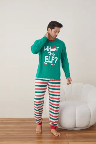 Produs Pijama de Crăciun pentru bărbați, bluză verde și pantaloni în dungi verde, roșu și alb, imprimeu „What the Elf” hover