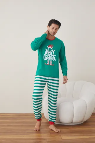 Pijama de Crăciun pentru bărbați, bluză verde și pantaloni cu dungi verde-alb, imprimeu „Merry Christmas”