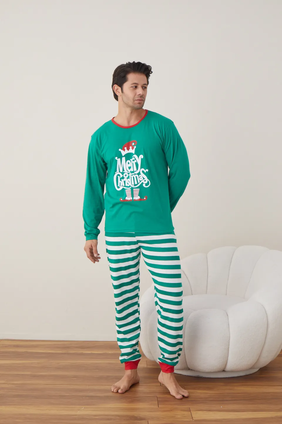 Pijama de Crăciun pentru bărbați, bluză verde și pantaloni cu dungi verde-alb, imprimeu „Merry Christmas” - 3