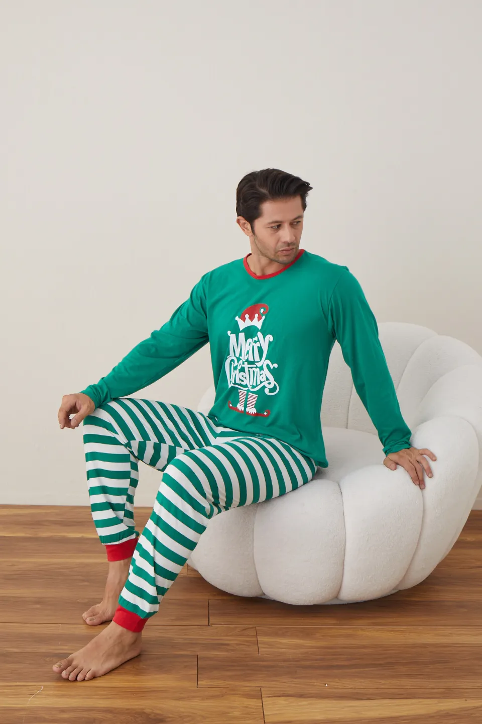 Pijama de Crăciun pentru bărbați, bluză verde și pantaloni cu dungi verde-alb, imprimeu „Merry Christmas” - 5