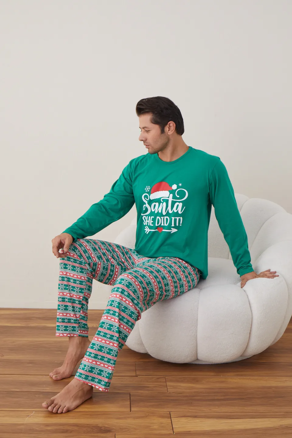 Pijama de Crăciun pentru bărbați, bluză verde și pantaloni verzi cu roșu, imprimeu „Santa She Did It” - 6
