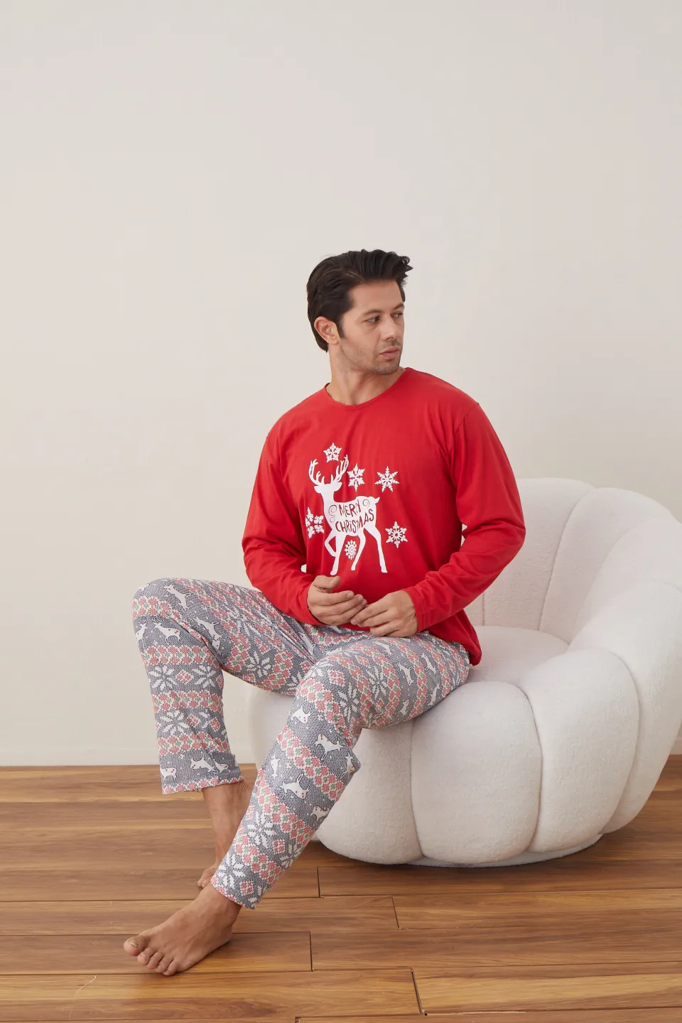 Pijama de Crăciun pentru bărbați, bluză roșie și pantaloni colorați, imprimeu ren - 6