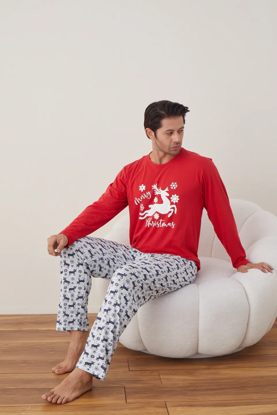 Pijama de Crăciun pentru bărbați, bluză roșie și pantaloni gri cu imprimeu reni - 3