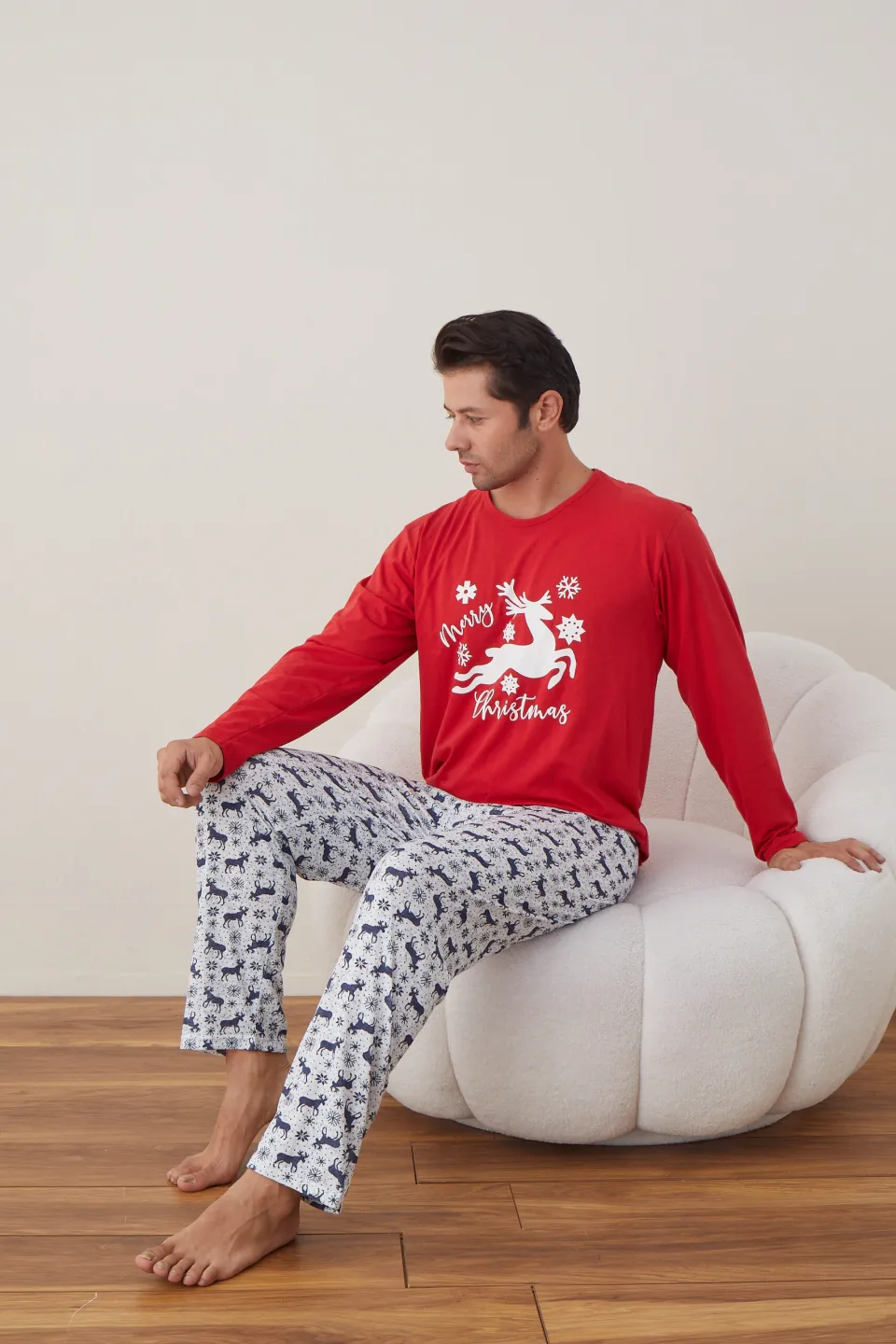 Pijama de Crăciun pentru bărbați, bluză roșie și pantaloni gri cu imprimeu reni - 4