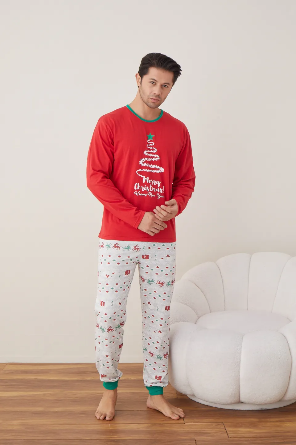 Pijama de Crăciun pentru bărbați, bluză roșie și pantaloni gri, imprimeu brad „Merry Christmas” - 2