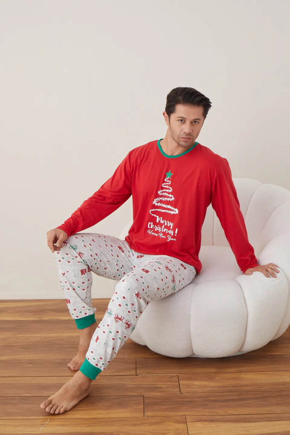 Pijama de Crăciun pentru bărbați, bluză roșie și pantaloni gri, imprimeu brad „Merry Christmas” - 5