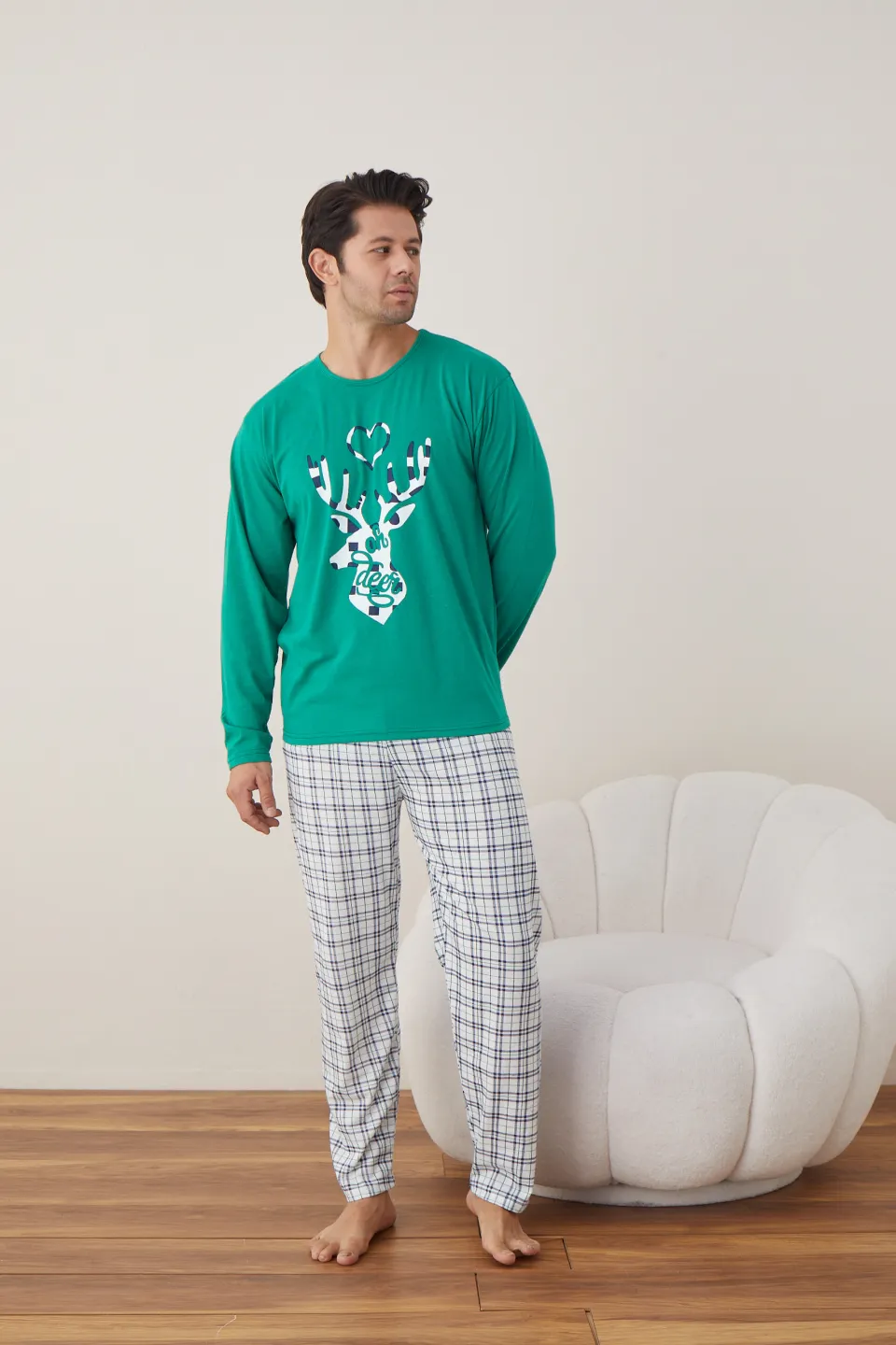 Pijama de Crăciun pentru bărbați, bluză verde și pantaloni albi în carouri, imprimeu „Oh Deer” - 3
