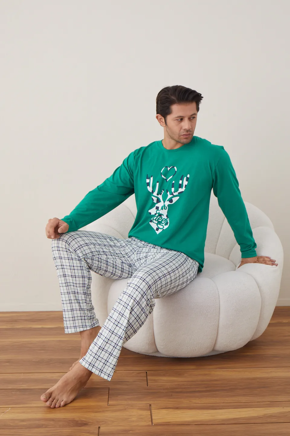 Pijama de Crăciun pentru bărbați, bluză verde și pantaloni albi în carouri, imprimeu „Oh Deer” - 5