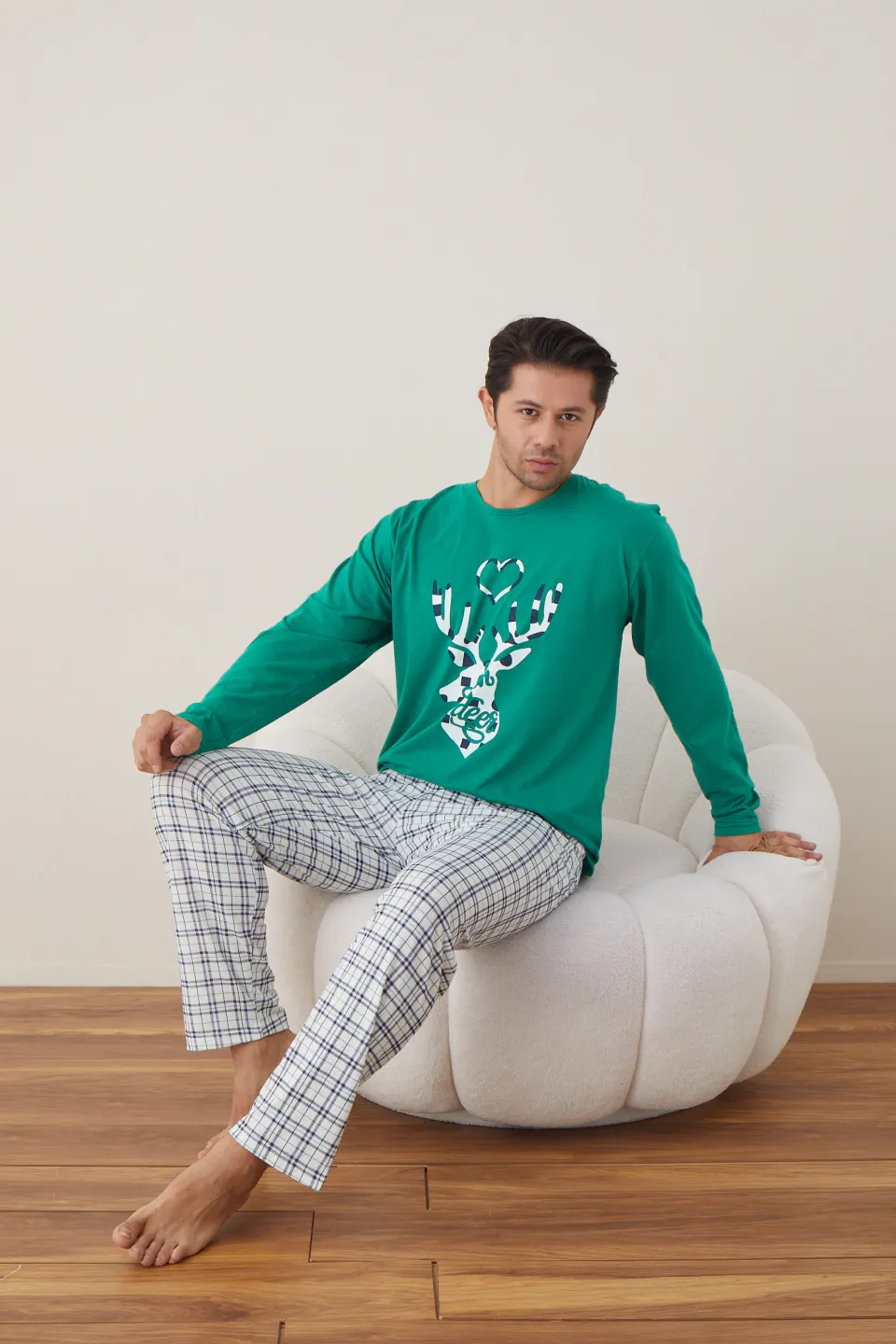 Pijama de Crăciun pentru bărbați, bluză verde și pantaloni albi în carouri, imprimeu „Oh Deer” - 6