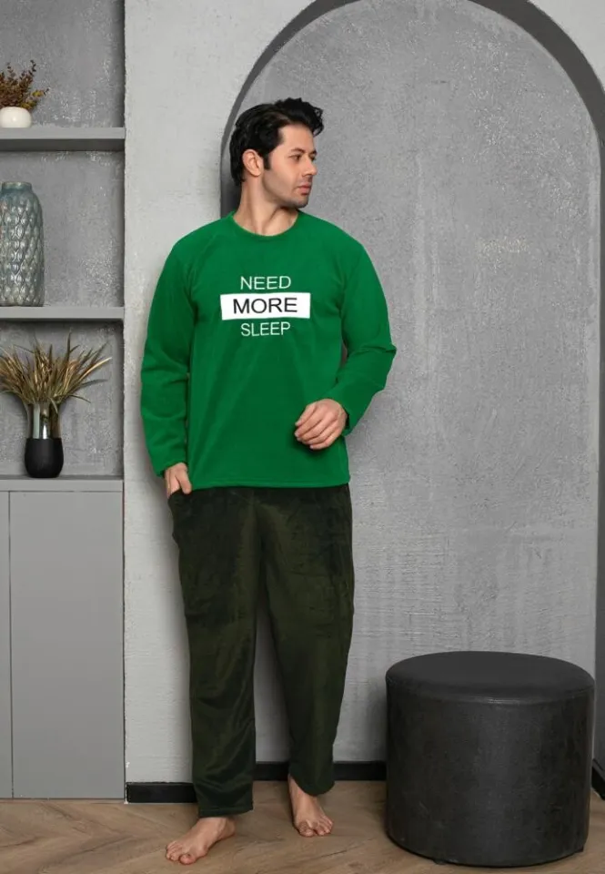 Pijama bărbați pentru sezonul rece verde deschis & verde închis „NEED MORE SLEEP” – material polar