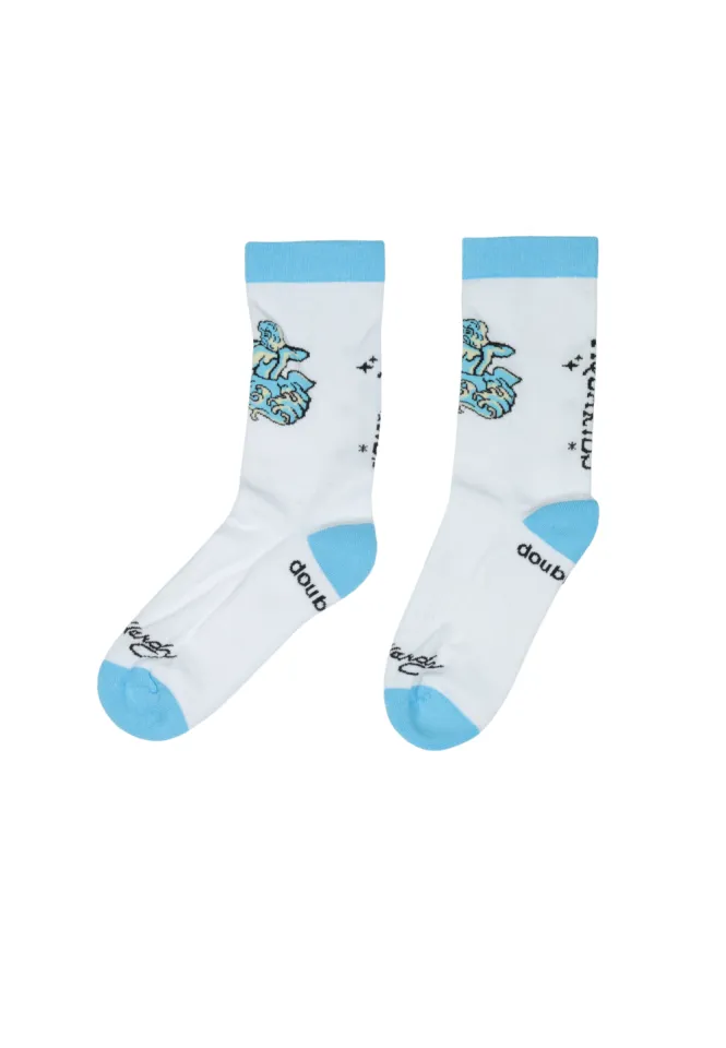 Șosete lungi pentru damă „Aquarius” – albe cu detalii bleu, talpă flaușată