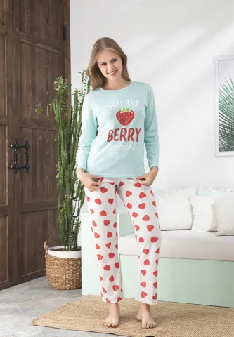 Pijama damă bleu cu mânecă lungă și pantaloni lungi cu inimioare albe, imprimeu „You Are Berry Special” hover