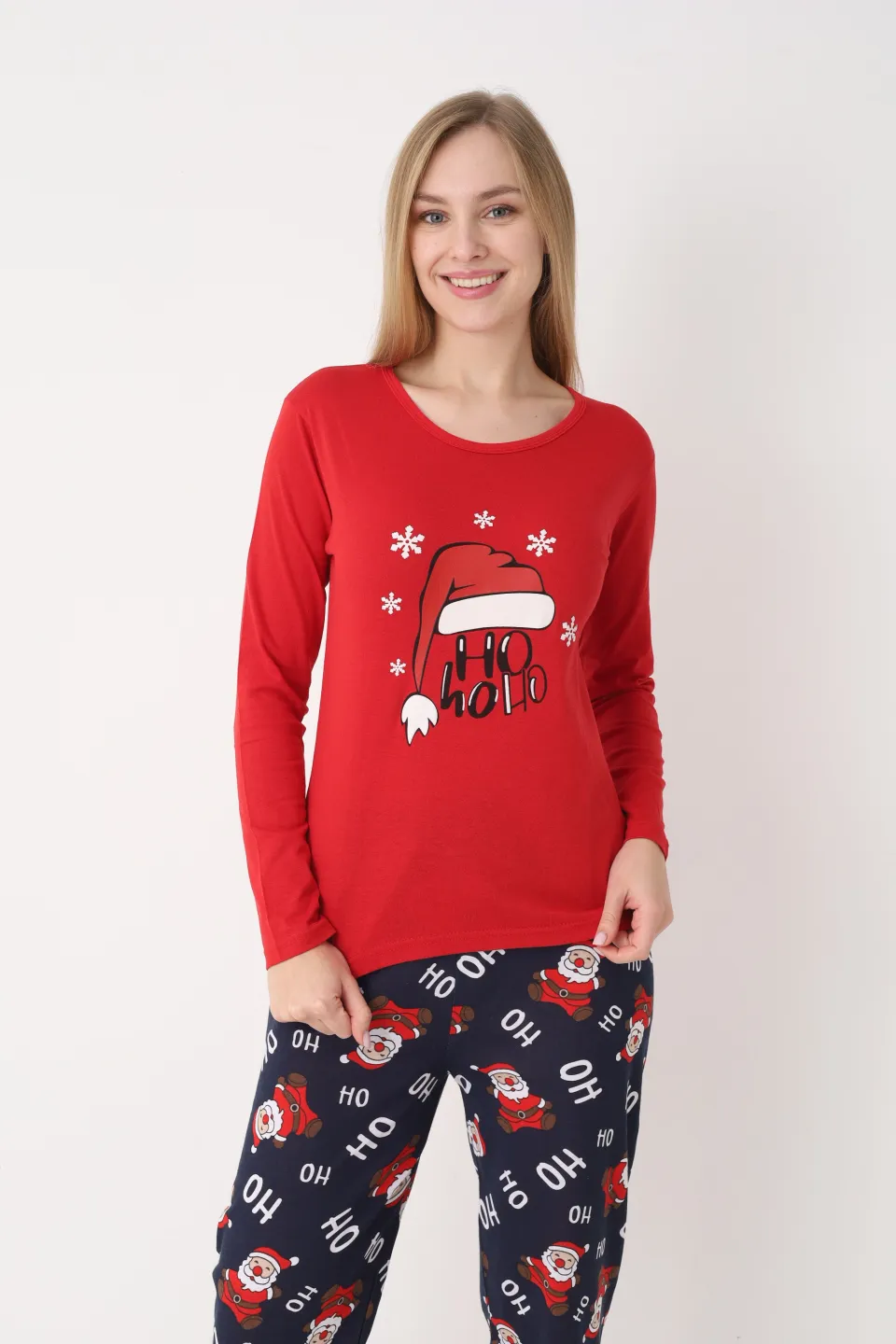 Pijama Crăciun Damă – Bluză Roșie & Pantaloni Bleumarin cu Imprimeu „HO HO HO” - 1