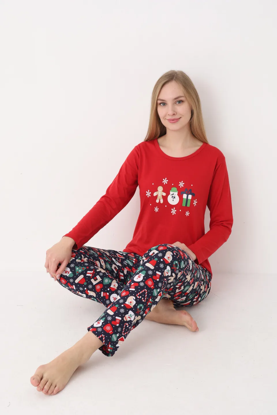 Pijama Crăciun Dama – Bluza Roșie cu Turtă Dulce & Pantaloni Bleumarin - 4