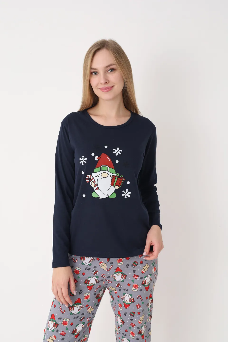 Pijamă Damă Crăciun – Bluză Bleumarin & Pantaloni Gri Deschis, Imprimeu Pitic cu Acadea - 2