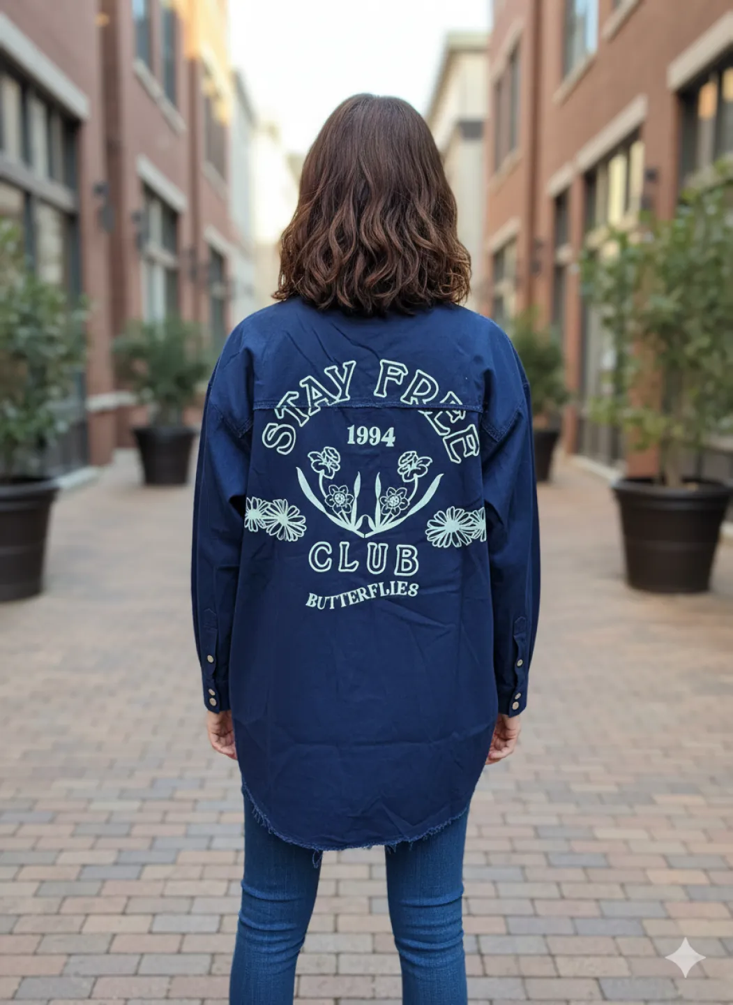 Cămașă denim damă bleumarin cu capse și imprimeu „Love Insensitize” - 2