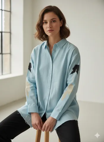 Cămașă denim damă bleu cu nasturi și imprimeu pe spate și mâneci