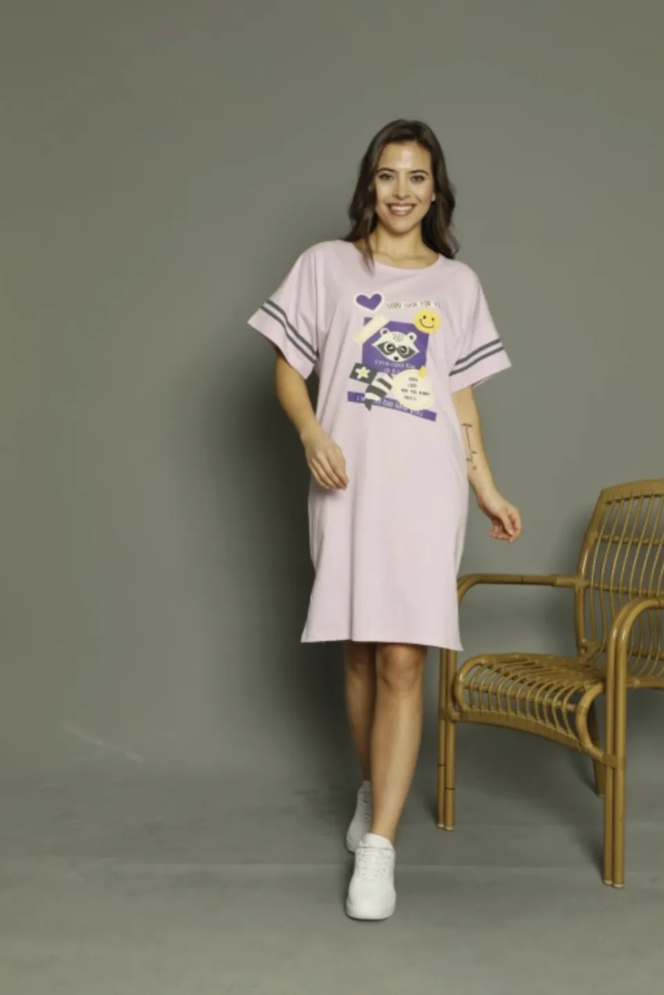 Rochie casual damă cu mânecă scurtă, până la genunchi, imprimeu Good Luck, mov - 1