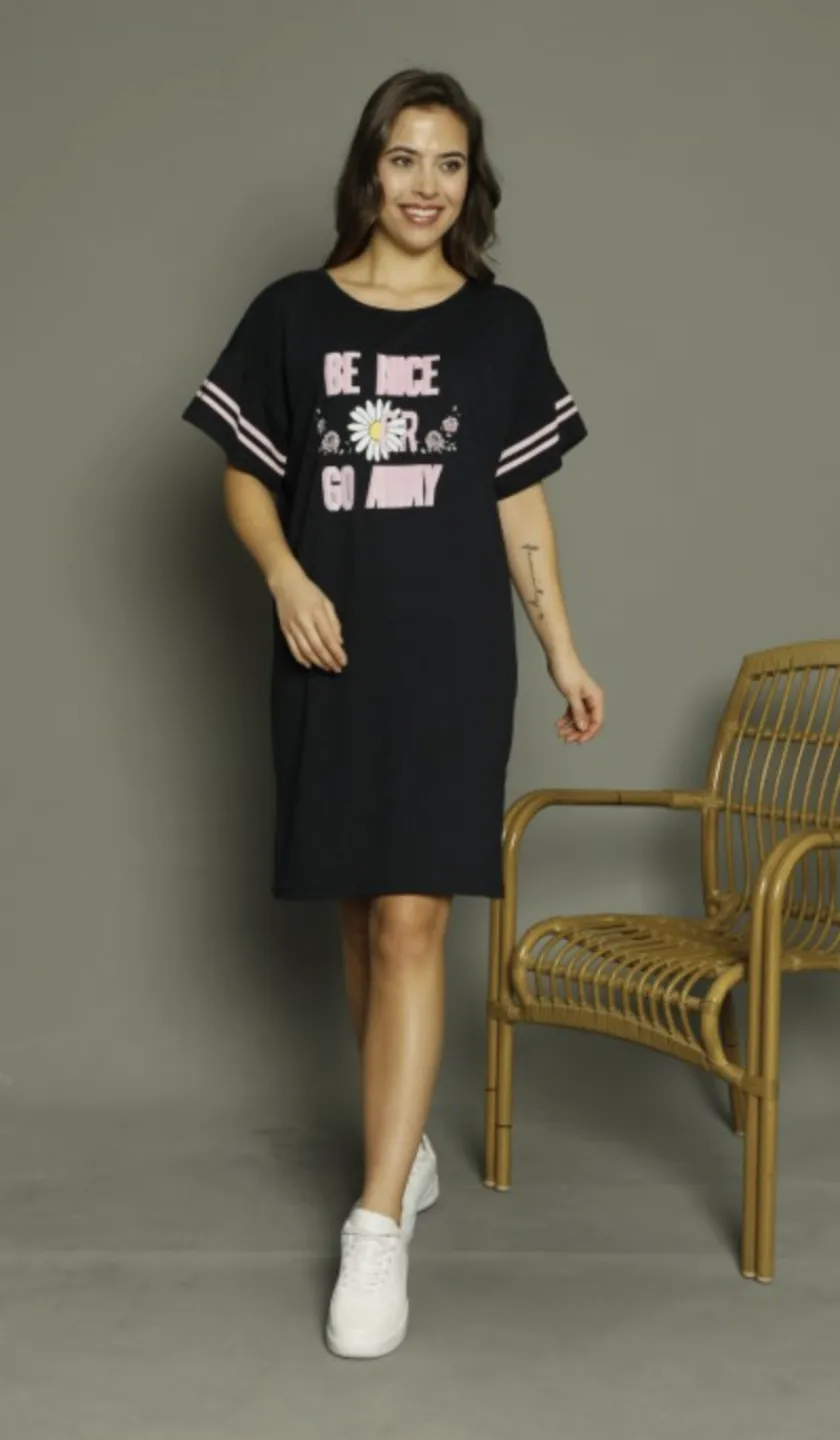 Rochie casual damă cu mânecă scurtă, până la genunchi, imprimeu Be Nice, negru - 1