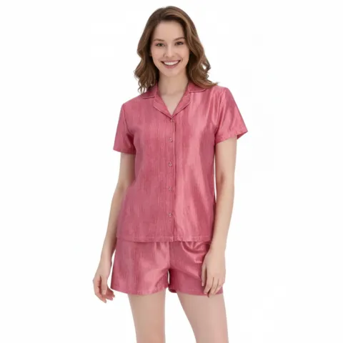 Pijamale damă, bluză cu nasturi și guler clasic, mânecă scurtă și pantaloni scurți, imprimeu dungi, rosu